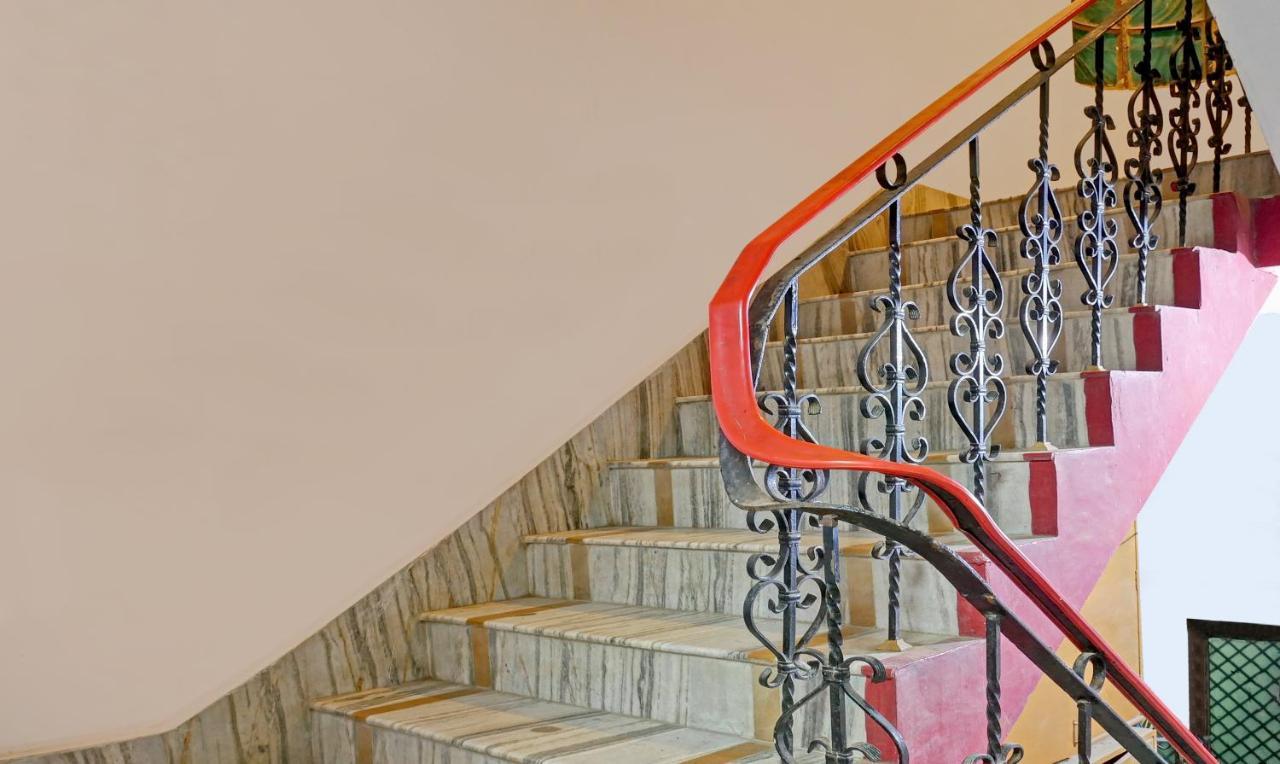 Treebo Trend Gupta Inn Varanasi Ngoại thất bức ảnh