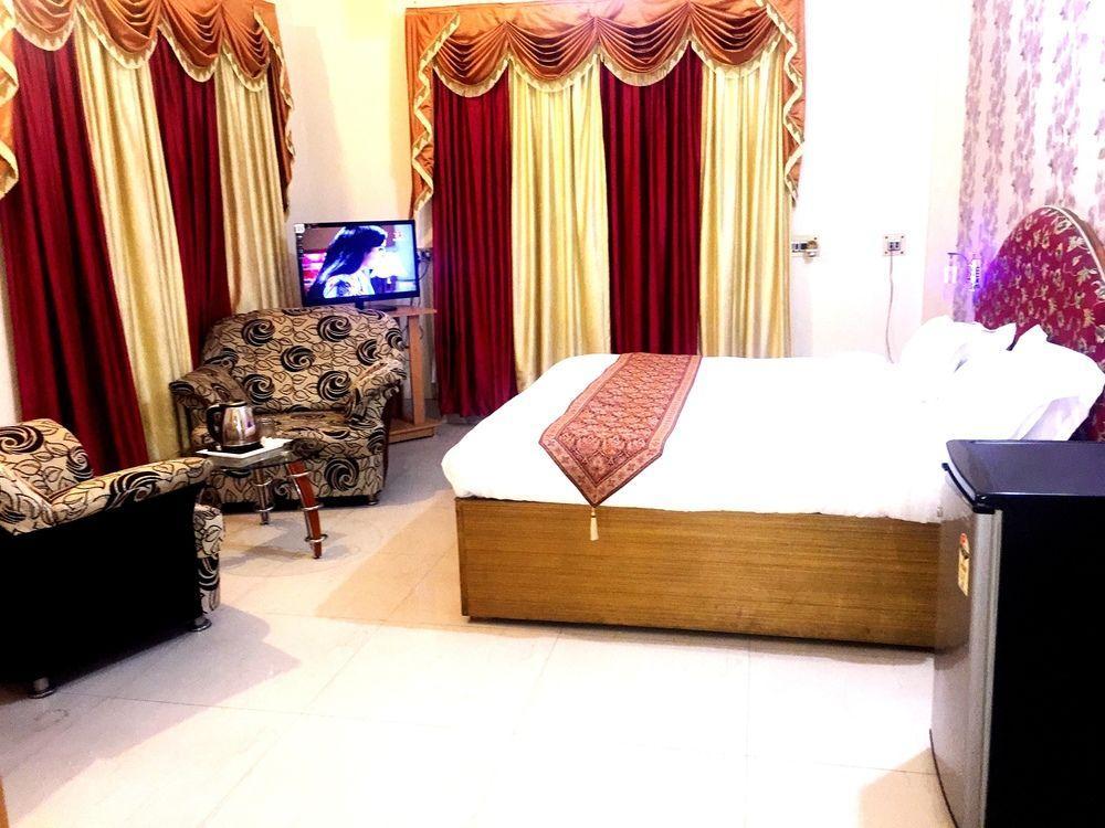 Treebo Trend Gupta Inn Varanasi Ngoại thất bức ảnh