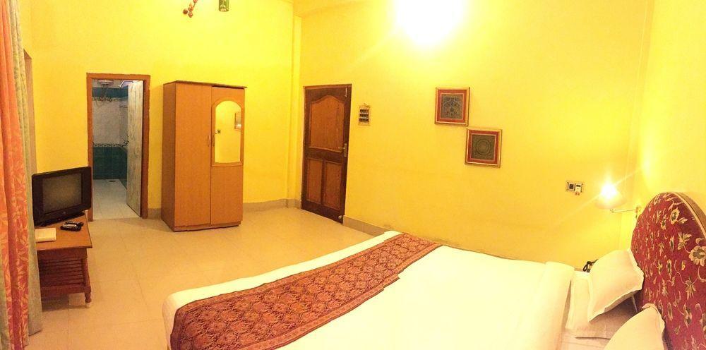 Treebo Trend Gupta Inn Varanasi Ngoại thất bức ảnh