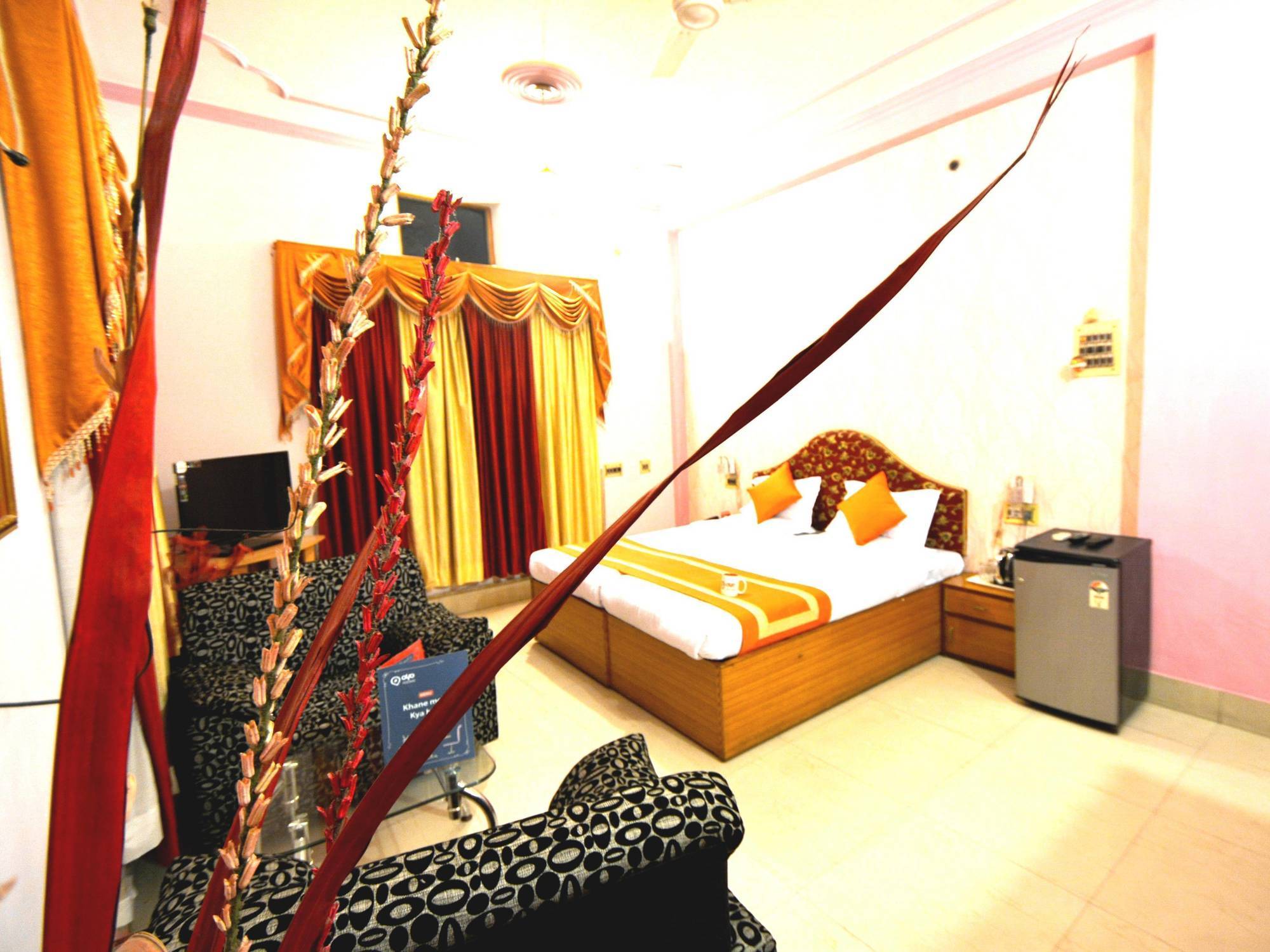 Treebo Trend Gupta Inn Varanasi Ngoại thất bức ảnh