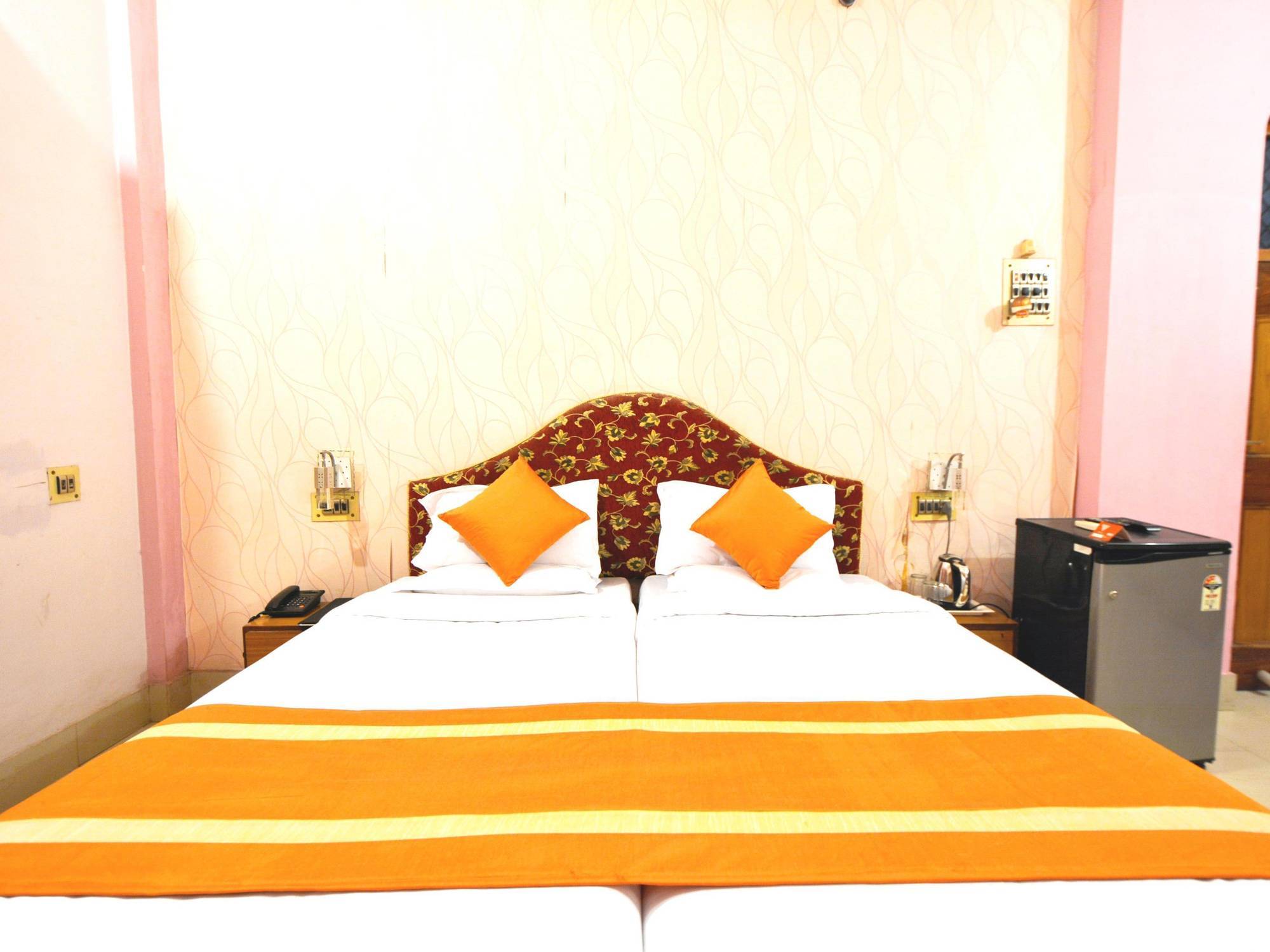 Treebo Trend Gupta Inn Varanasi Ngoại thất bức ảnh