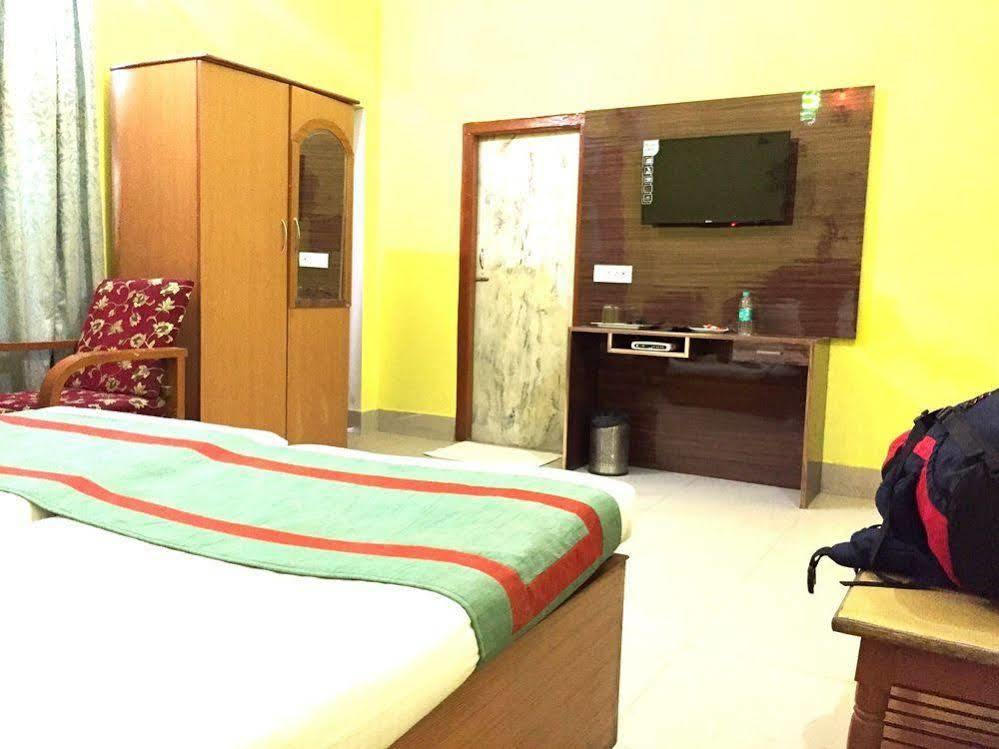 Treebo Trend Gupta Inn Varanasi Ngoại thất bức ảnh