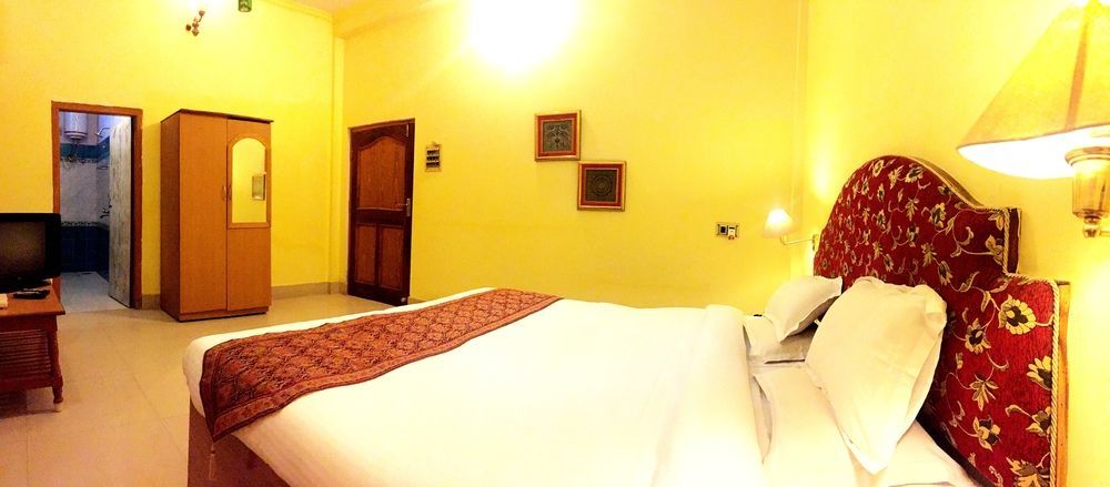Treebo Trend Gupta Inn Varanasi Ngoại thất bức ảnh
