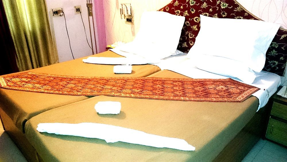 Treebo Trend Gupta Inn Varanasi Ngoại thất bức ảnh