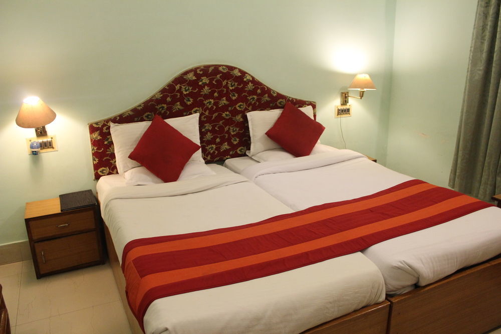 Treebo Trend Gupta Inn Varanasi Ngoại thất bức ảnh