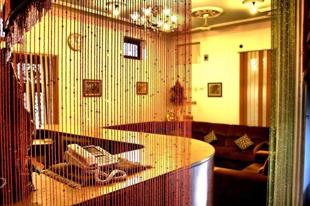 Treebo Trend Gupta Inn Varanasi Ngoại thất bức ảnh