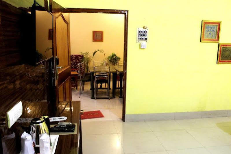 Treebo Trend Gupta Inn Varanasi Ngoại thất bức ảnh