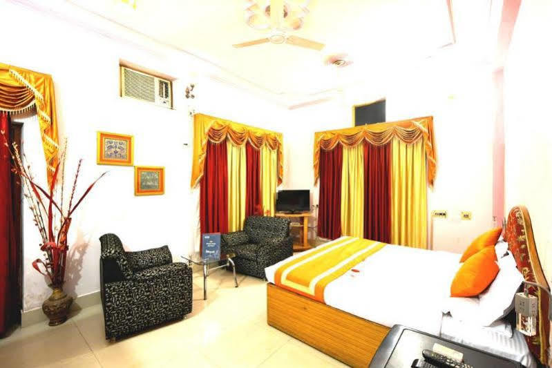 Treebo Trend Gupta Inn Varanasi Ngoại thất bức ảnh